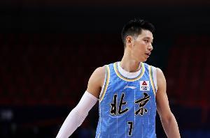 表现低迷！林书豪4投全失得0分4篮板5助攻5失误 末节没出场