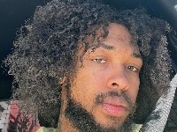 爆炸头格拉汉姆发威 莺歌今天换上同款：赐予我格拉汉姆的力量！