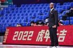 马布里转发八旬老人打球视频：希望我能打到80岁